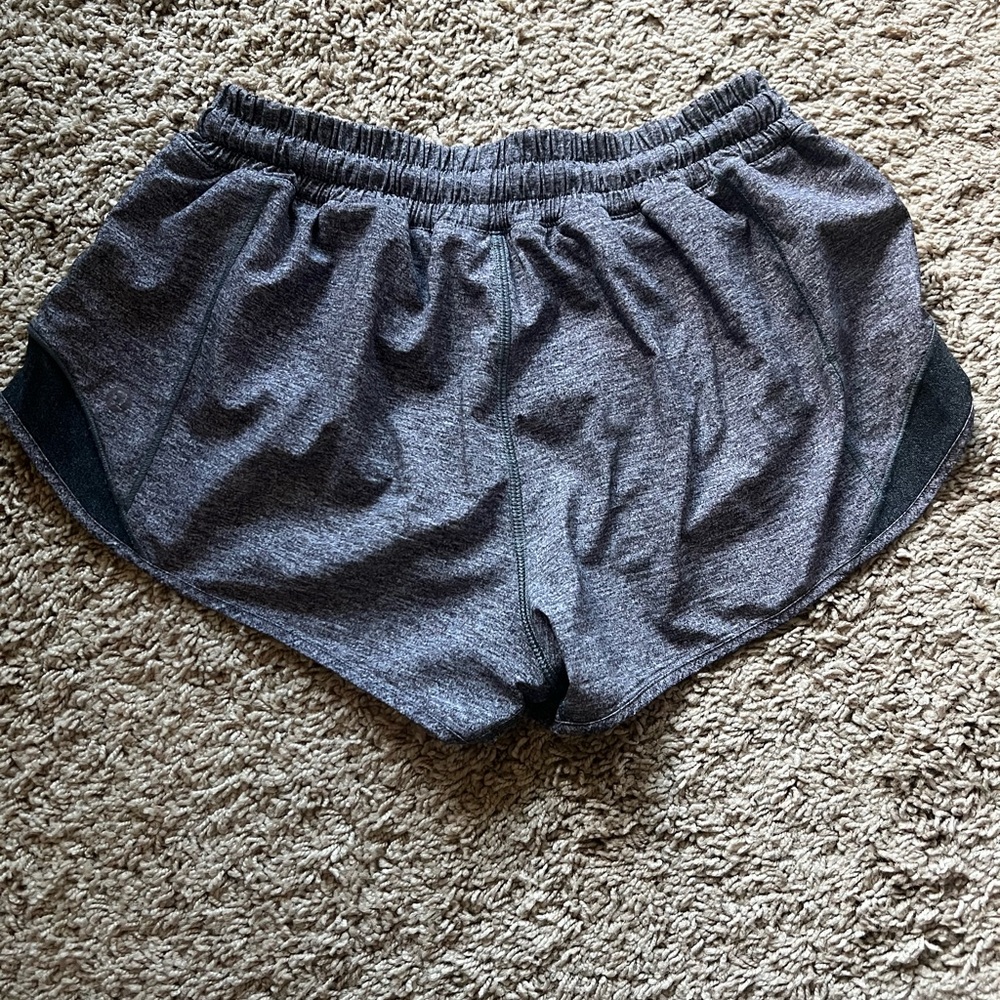 Lululemon Hotty Hot II LR 2.5” Size 6